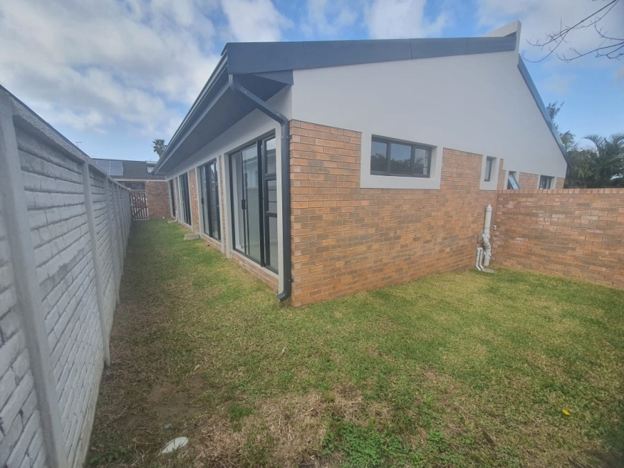 To Let 3 Bedroom Property for Rent in Beacon Bay Eastern Cape